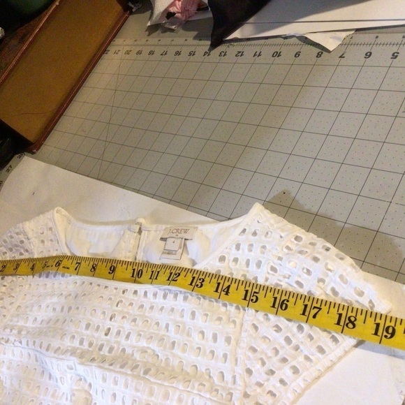 J. CREW around Neck White Eyelet Cap Sleeve Fit & Flare Dress size 4 - Picture 10 of 12